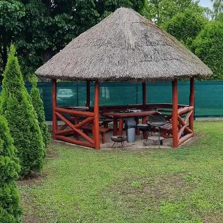 Tisza-tavi Isteni Vendeghaz * Абадсалок