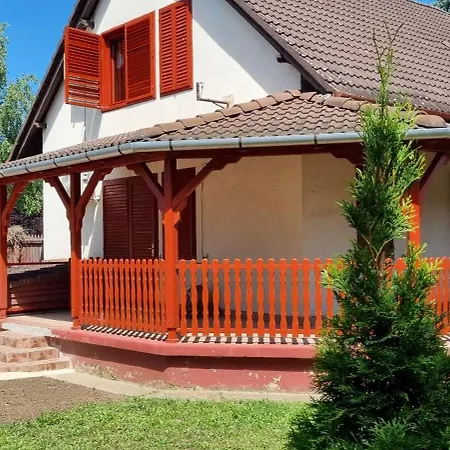 Tisza-tavi Isteni Vendeghaz Feriehus *